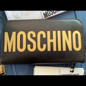 MOSCHINO ZIP WALLET